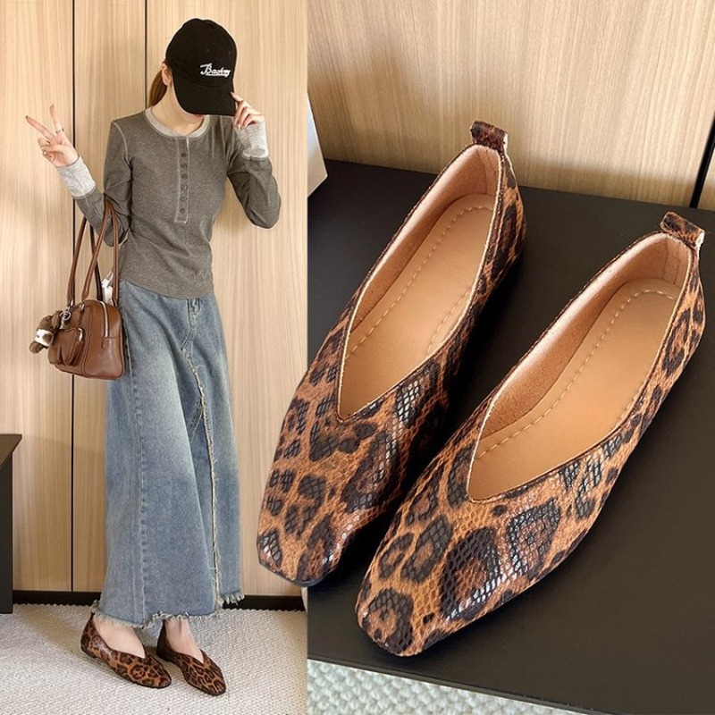 حذاء نسائي جديد بنمط جلد الثعب - مراجعة Leatherwork Patterns Free وسعره